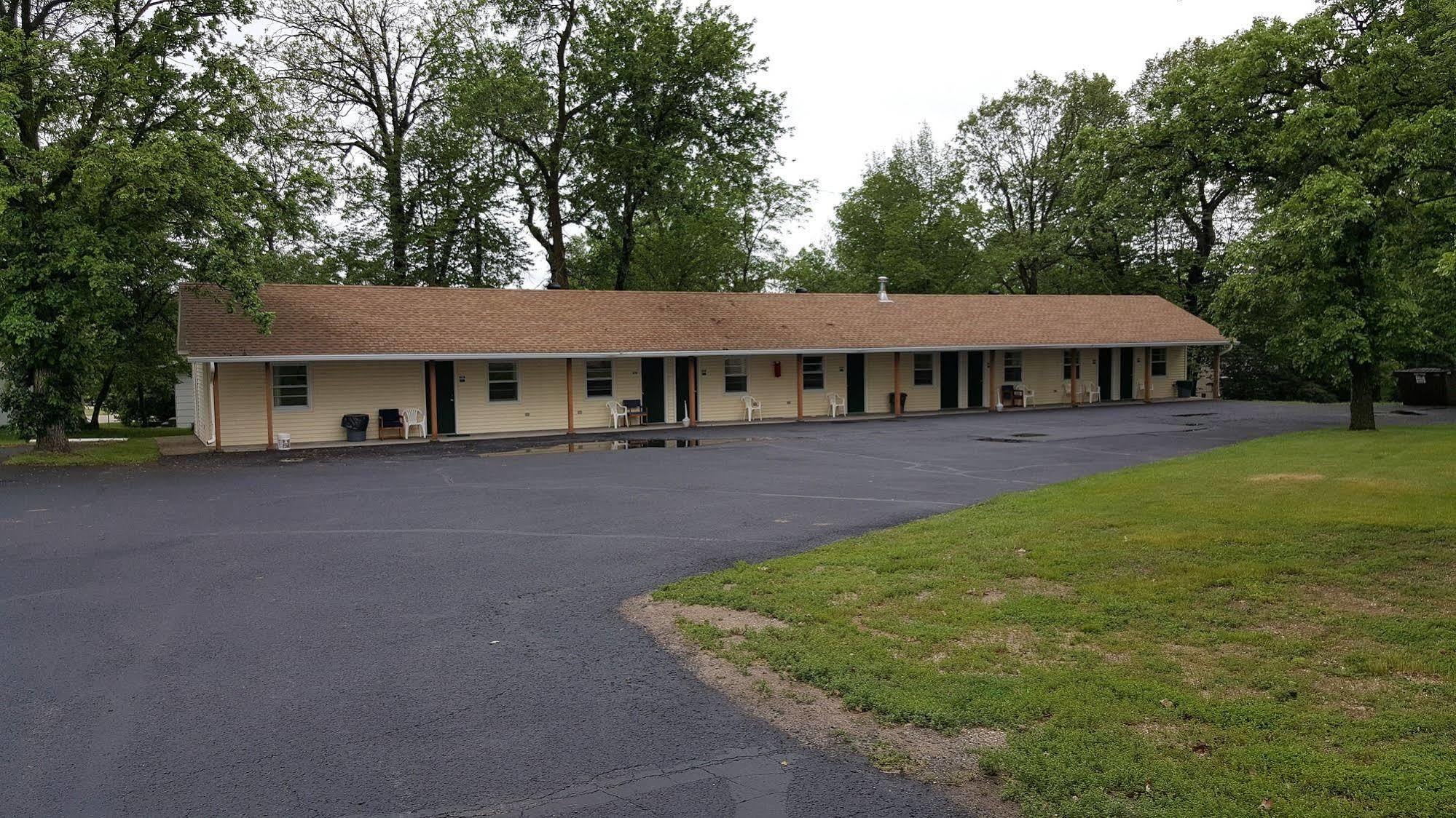 Budget Host Inn Detroit Lakes Exterior photo